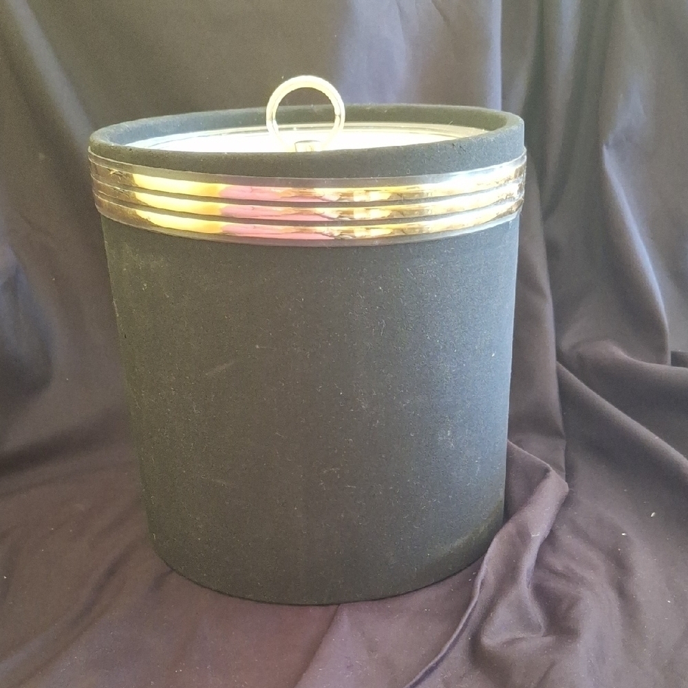 Elegant Black Ice Bucket with Gold Accents